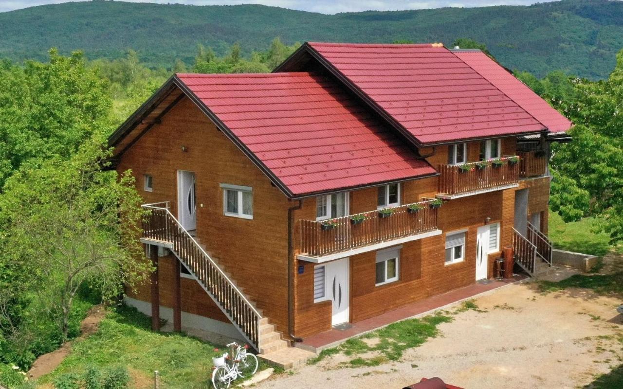 Apartments Laura Rakovica Exterior photo