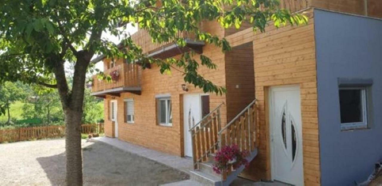 Apartments Laura Rakovica Exterior photo